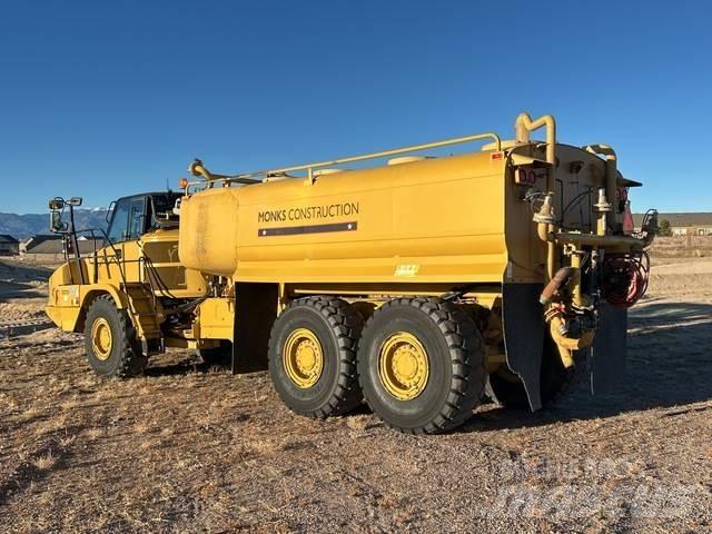 CAT 730C Поливальні машини