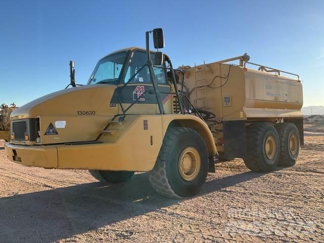 CAT 735 Поливальні машини