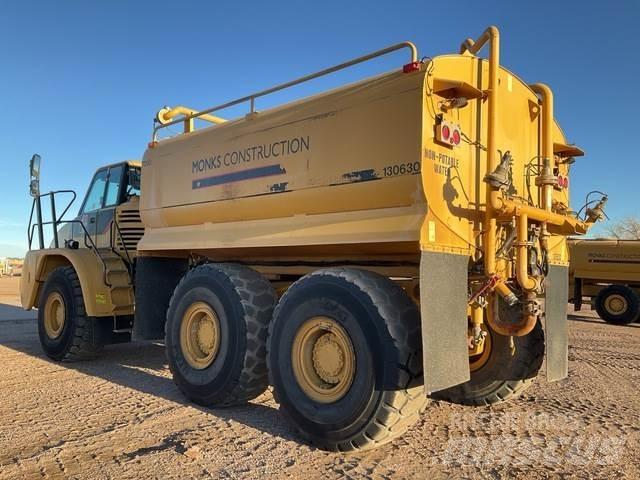 CAT 735 Поливальні машини