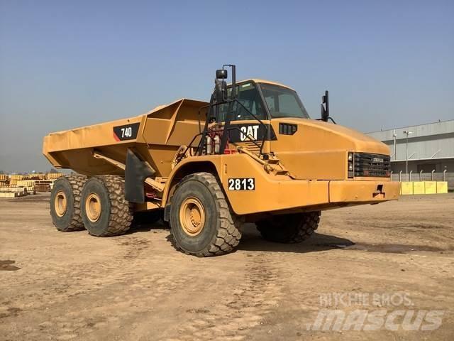 CAT 740 Зчленовані самоскиди