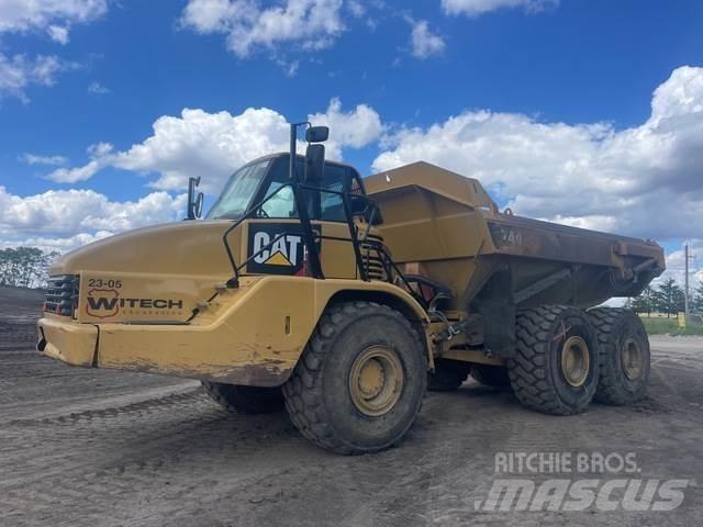 CAT 740 Зчленовані самоскиди