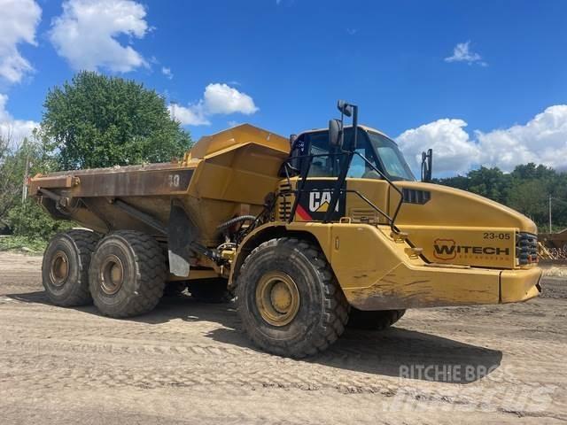 CAT 740 Зчленовані самоскиди