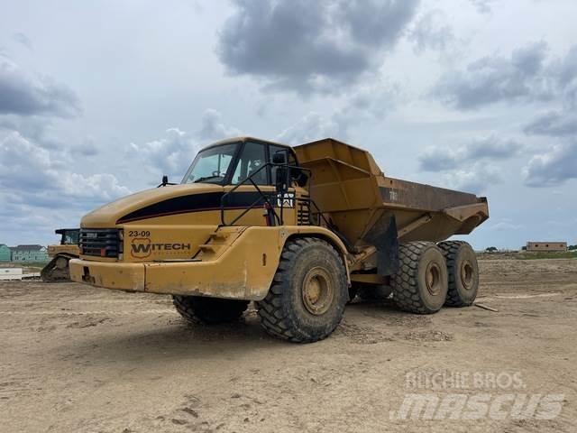 CAT 740 Зчленовані самоскиди