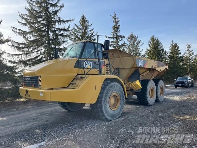 CAT 740 Зчленовані самоскиди