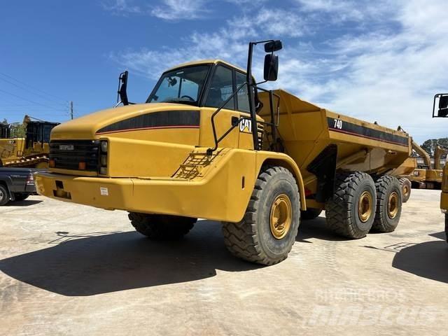 CAT 740 Зчленовані самоскиди