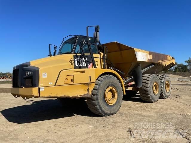 CAT 740B Зчленовані самоскиди