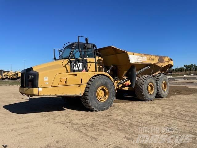 CAT 740B Зчленовані самоскиди