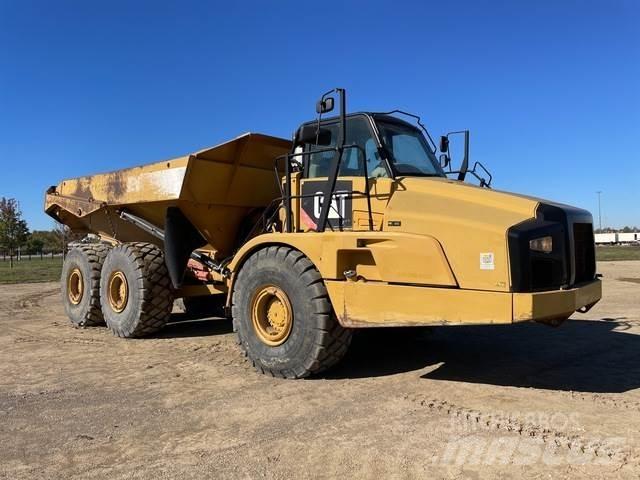CAT 740B Зчленовані самоскиди