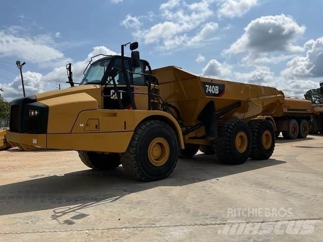 CAT 740B Зчленовані самоскиди