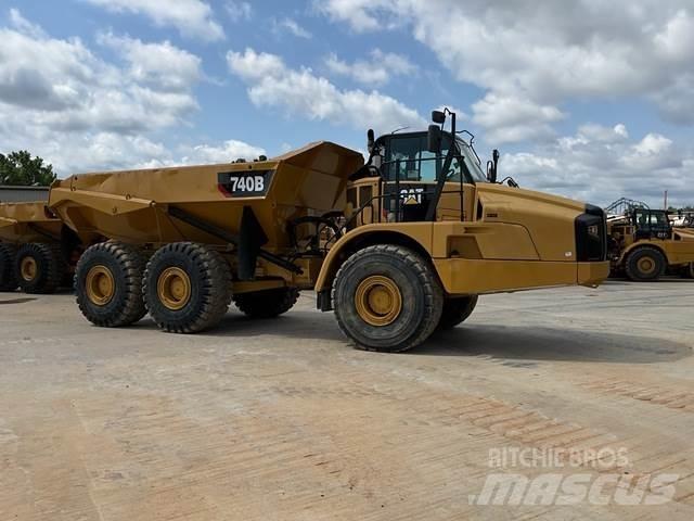 CAT 740B Зчленовані самоскиди