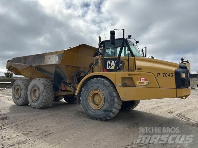 CAT 740B Зчленовані самоскиди