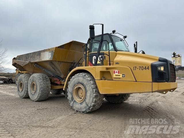 CAT 740B Зчленовані самоскиди