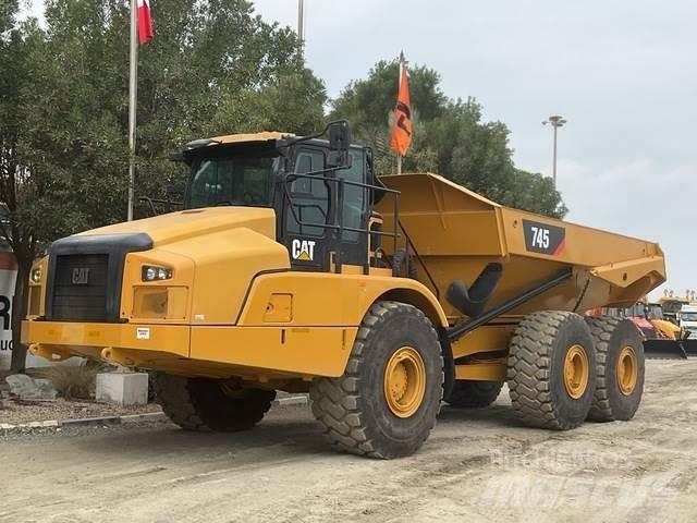 CAT 745 Зчленовані самоскиди