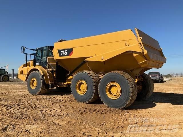 CAT 745 Зчленовані самоскиди