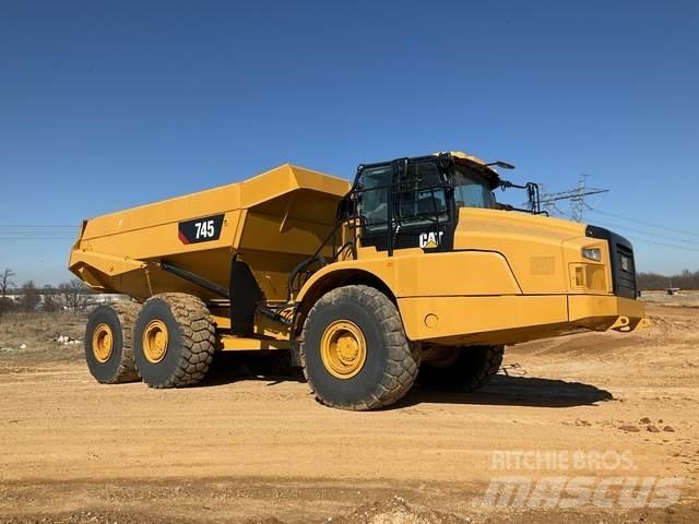 CAT 745 Зчленовані самоскиди