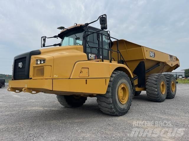 CAT 745 Зчленовані самоскиди