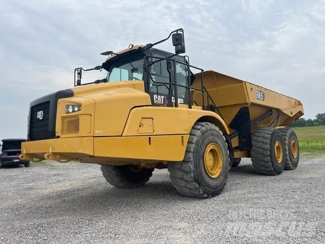 CAT 745 Зчленовані самоскиди
