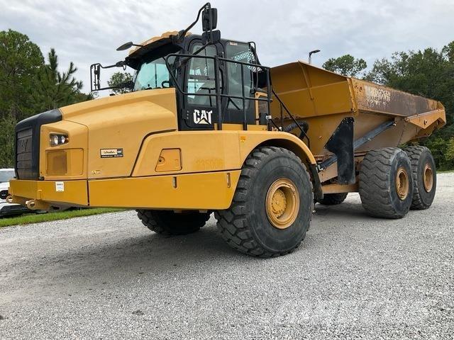 CAT 745 Зчленовані самоскиди