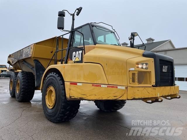 CAT 745C Зчленовані самоскиди