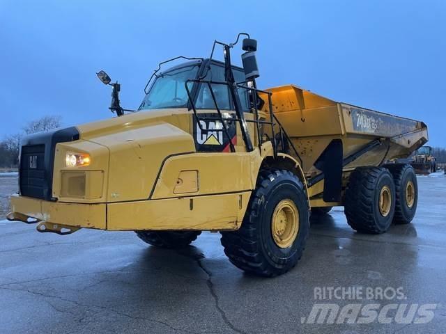 CAT 745C Зчленовані самоскиди