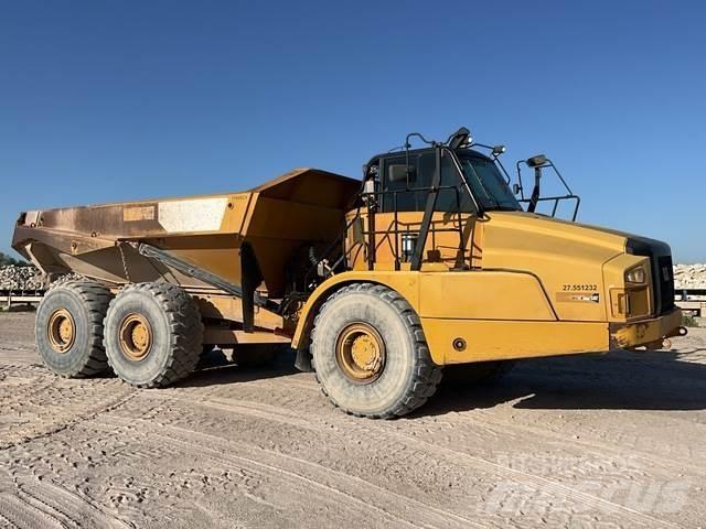CAT 745C Зчленовані самоскиди