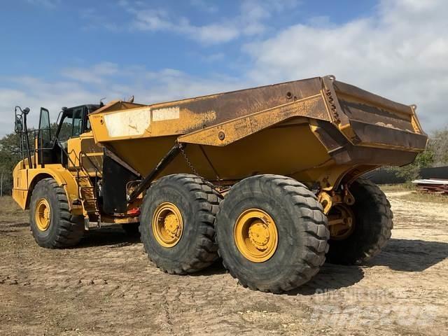 CAT 745C Зчленовані самоскиди