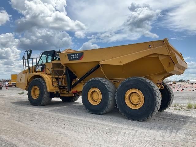 CAT 745C Зчленовані самоскиди