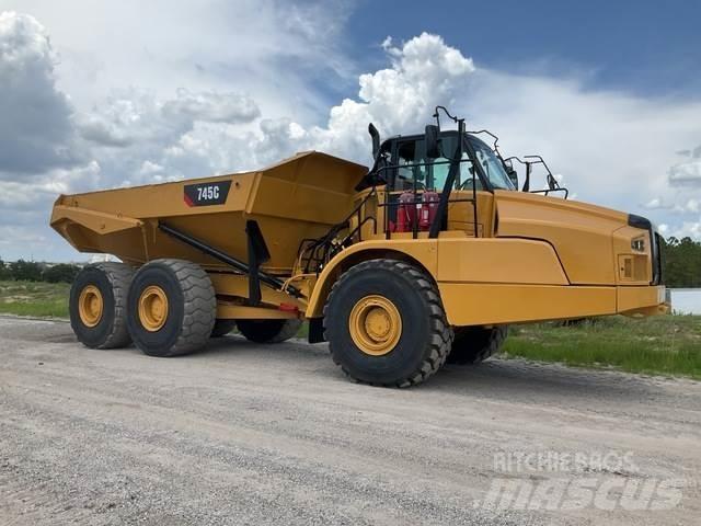 CAT 745C Зчленовані самоскиди