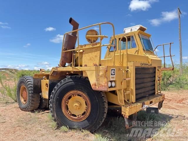 CAT 768C Зчленовані самоскиди