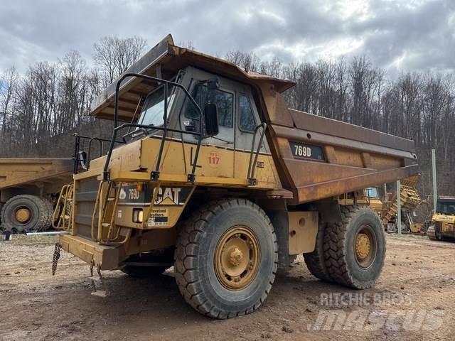 CAT 769D Зчленовані самоскиди