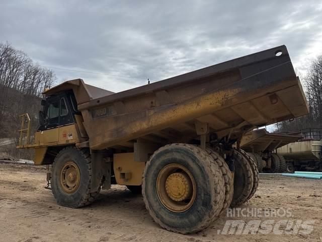 CAT 769D Зчленовані самоскиди