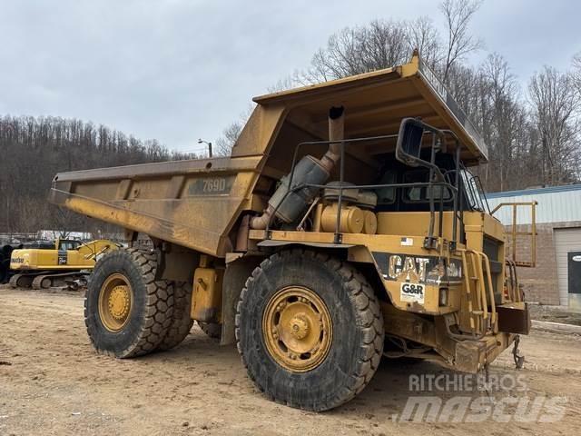 CAT 769D Зчленовані самоскиди