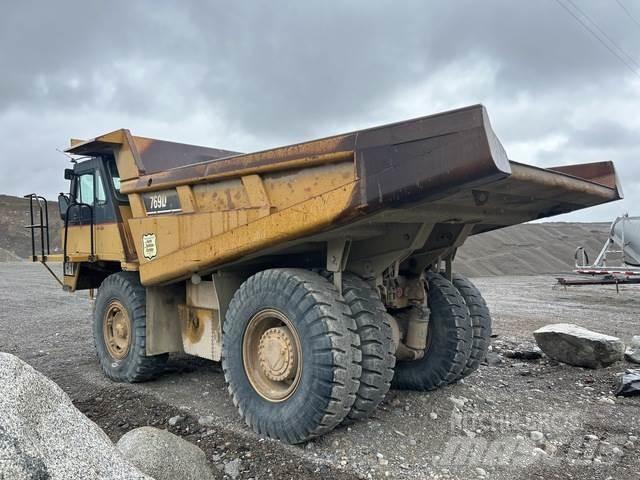 CAT 769D Зчленовані самоскиди