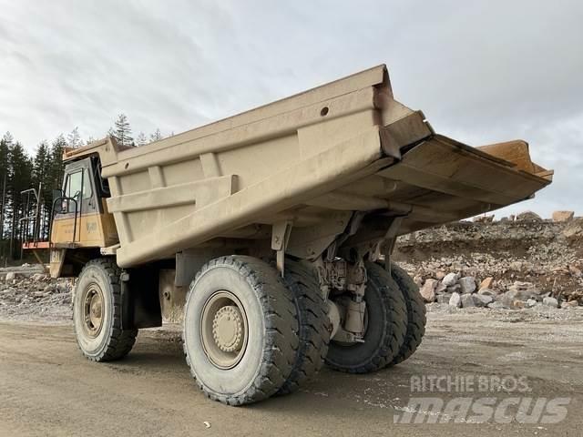 CAT 771D Зчленовані самоскиди