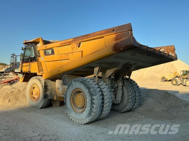 CAT 771D Зчленовані самоскиди