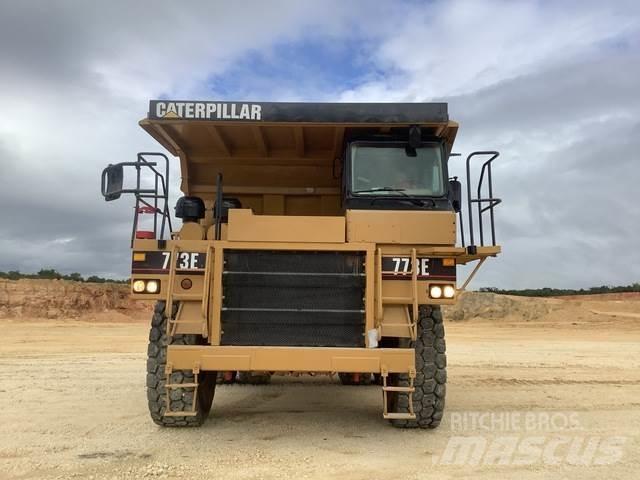 CAT 773E Зчленовані самоскиди