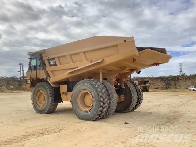 CAT 773E Зчленовані самоскиди