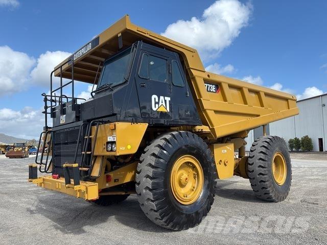 CAT 773E Зчленовані самоскиди