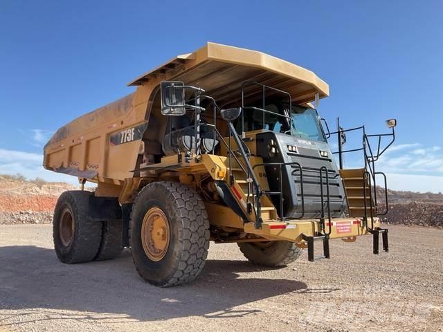 CAT 773F Зчленовані самоскиди