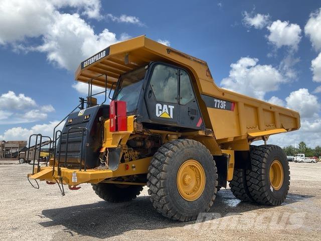 CAT 773F Зчленовані самоскиди