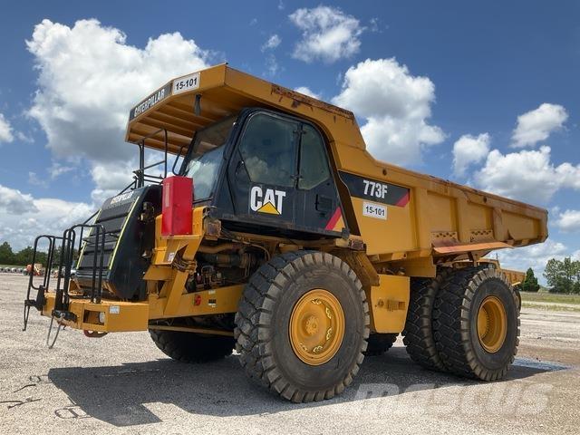 CAT 773F Зчленовані самоскиди