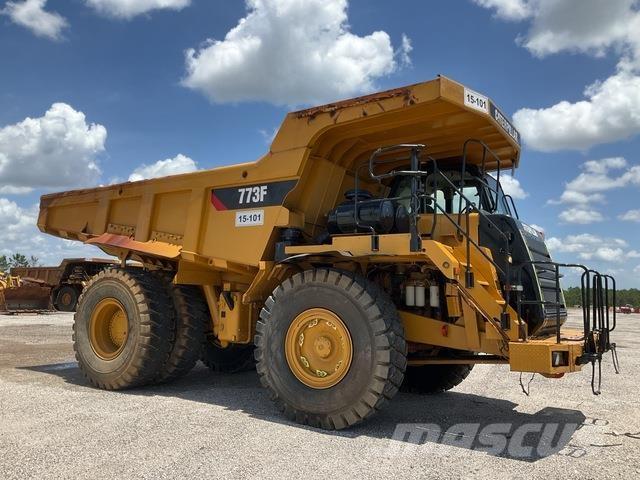 CAT 773F Зчленовані самоскиди