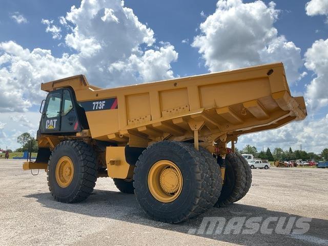 CAT 773F Зчленовані самоскиди