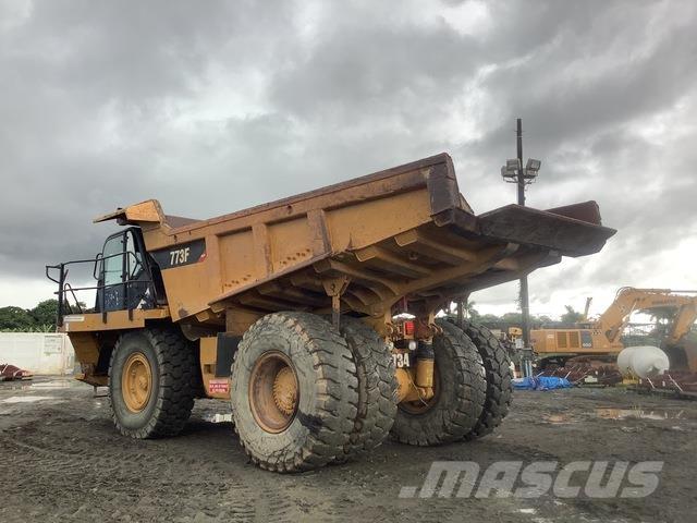 CAT 773F Зчленовані самоскиди