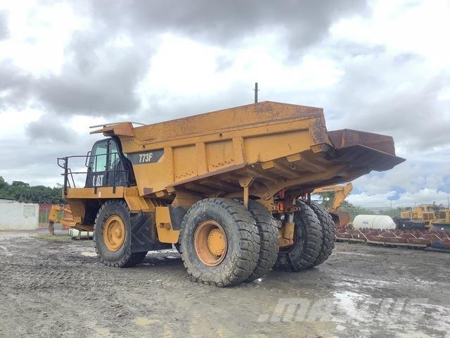 CAT 773F Зчленовані самоскиди