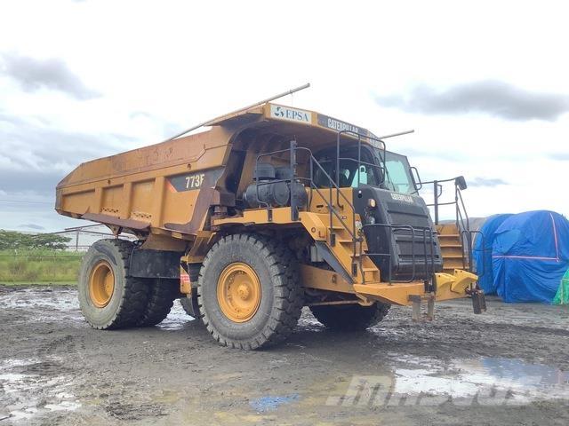 CAT 773F Зчленовані самоскиди