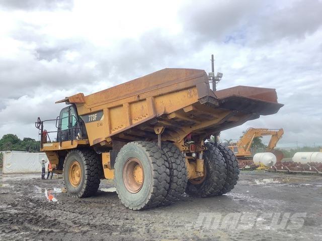 CAT 773F Зчленовані самоскиди
