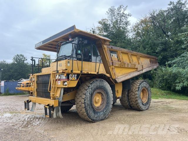 CAT 775D Зчленовані самоскиди