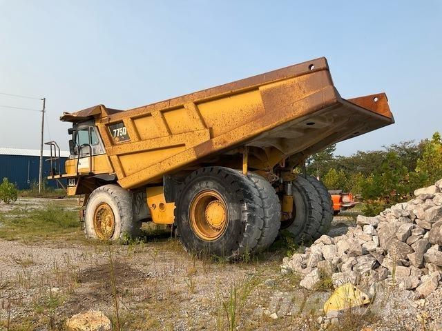 CAT 775D Зчленовані самоскиди