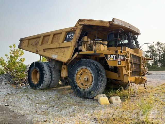 CAT 775D Зчленовані самоскиди